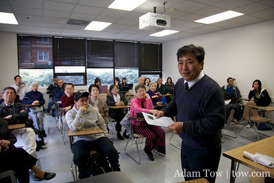 Professor Shinagawa introduces us to his Asian American Studies class at the University of Maryland, College Park.