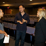 Rae talks with Professor Tung and Gronewold.